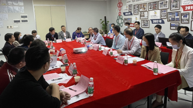 《智能光電技術(shù)》設(shè)備評審暨配套專業(yè)教材編寫會議于10月26日召開